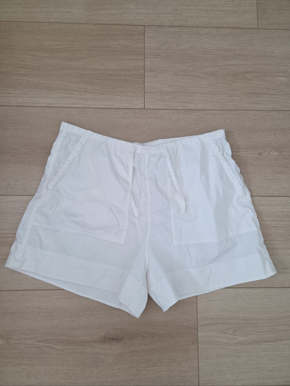 Lululemon Cotton-Blend Poplin High-Rise Short 4" Bone White Women's Size XL EUC